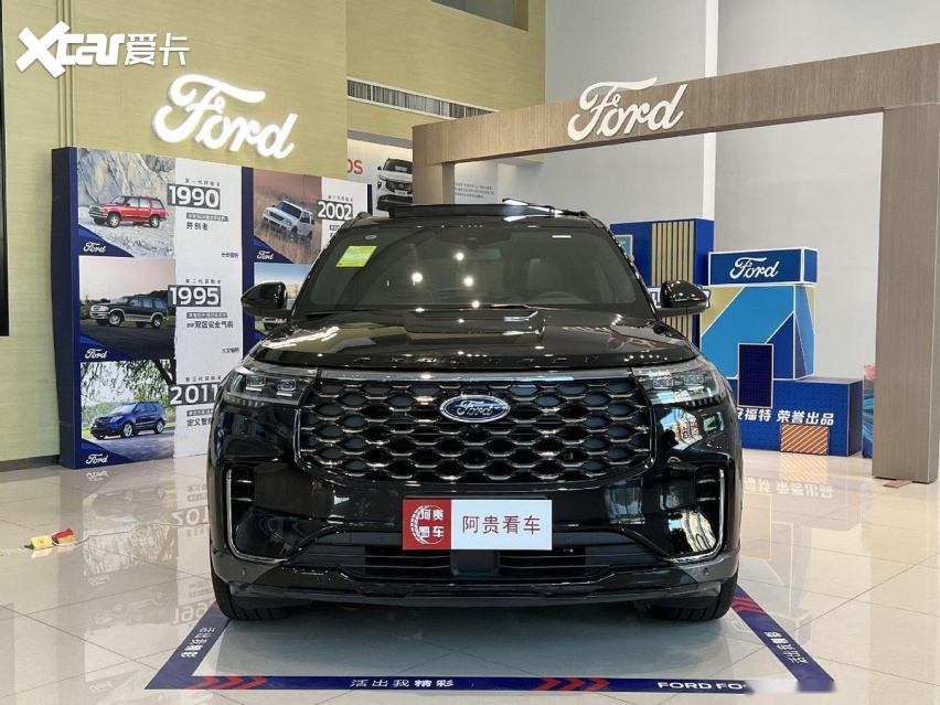 2内饰终于改了！30多万买合资SUV，为什么说全新福特探险者很值？