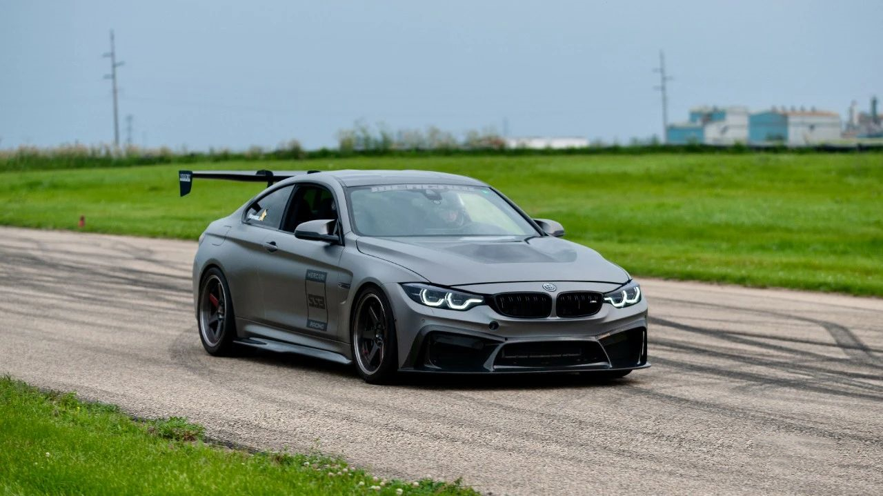 ֵܵČRM4 F82݆700ƥR߀@v܇ĘO