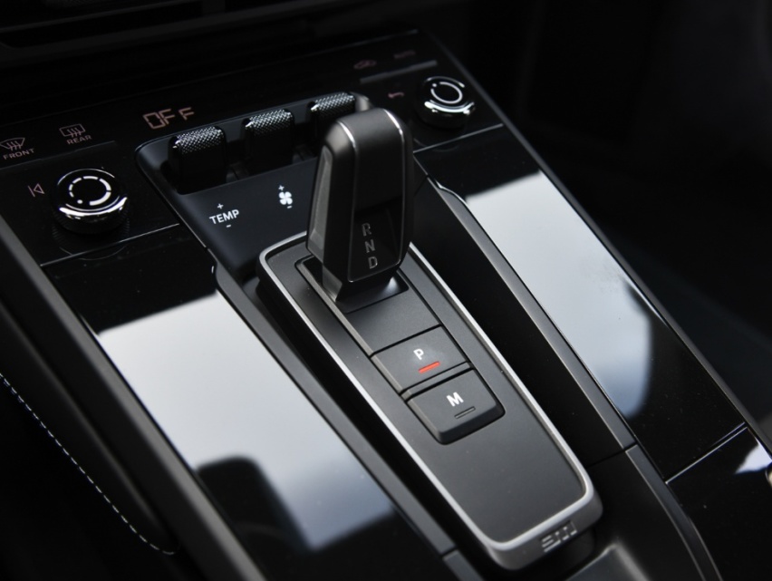 保时捷911出新车，搭载3.0T+8速PDK，能下赛道能越野