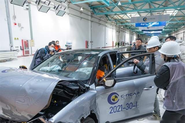 全球品质不止应试 凡尔赛C5 X“超纲”获评C-NCAP“五星”