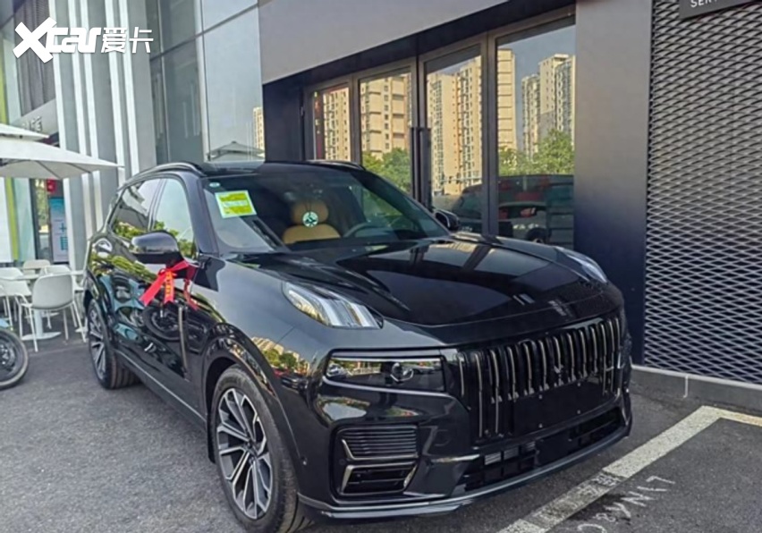 30吨大卡车加SUV双重撞击！领克09 EM-P会不会翻车？