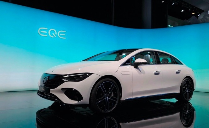奔驰EQE 350正式发布，或与蔚来ET7交锋