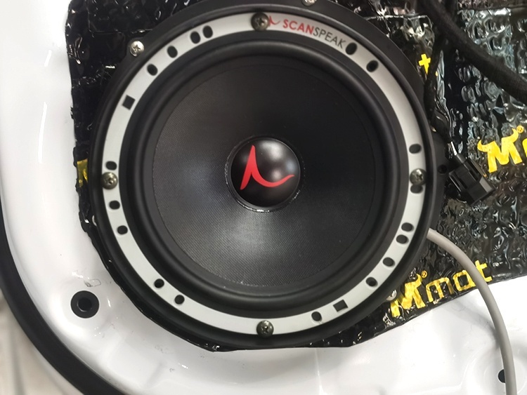 长安CS95原车隔音、喇叭差？台州慧声汽车音响帮你解决烦恼