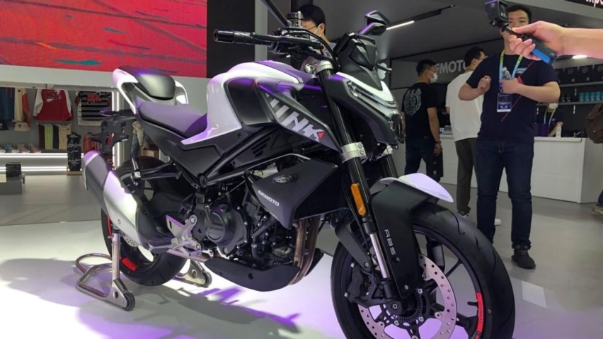北京摩展|中排运动街车:春风NK家族450亮相摩展,售价暂时保密