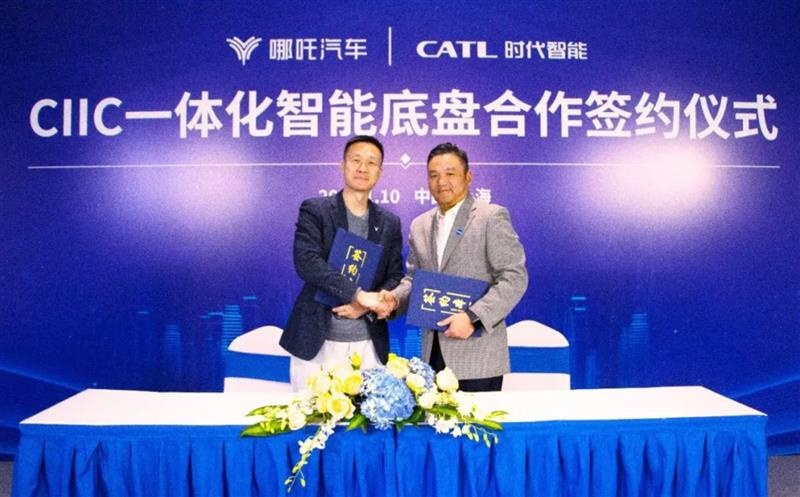 全系交付超25万辆,哪吒市占率翻番