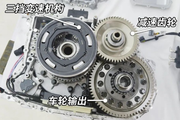 拆车大比拼，吉利银河L7和宋PLUS DM-i谁能笑到最后？