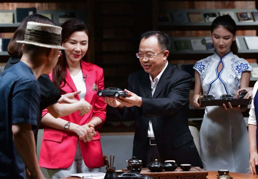 传祺GA8正式上市！起售价15.68万，合资B级车们颤抖了