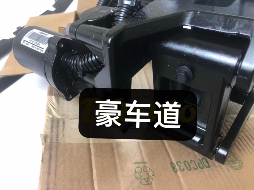 2020款奔驰GLS原厂升级迈巴赫电动踏板