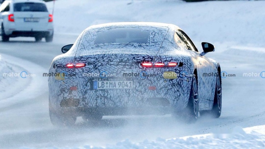 mercedes-amg-gt-coupe-spy-photo-rear.jpg