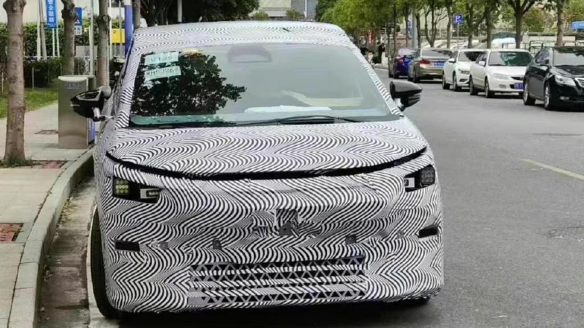 小鹏全新MPV，续航或超700公里，充电比极氪腾势快？