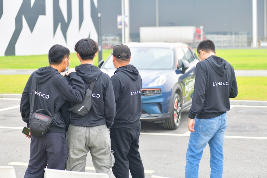 什么是“无人工厂”？来领克成都工厂见识一下