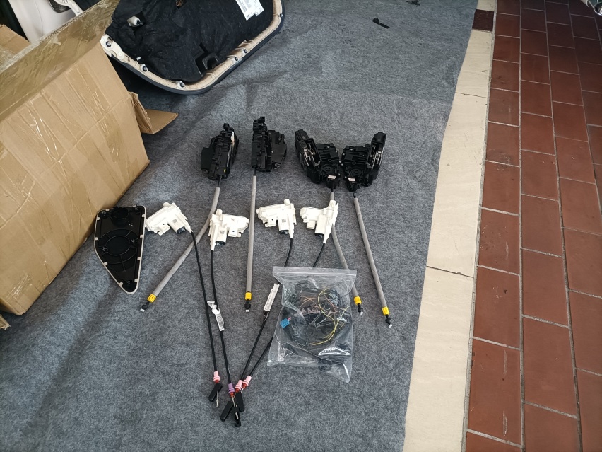 22款奔驰GLS450升级抬头显示HUD电吸门 香氛 ACC自适应巡航