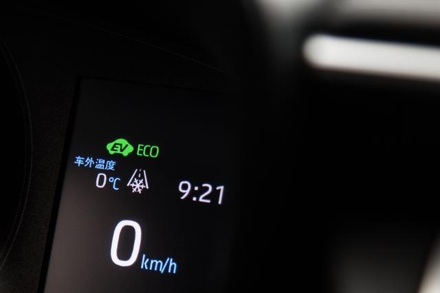 油耗低安全性高的全新换代雷凌双擎，喜欢它的理由够充分吗？