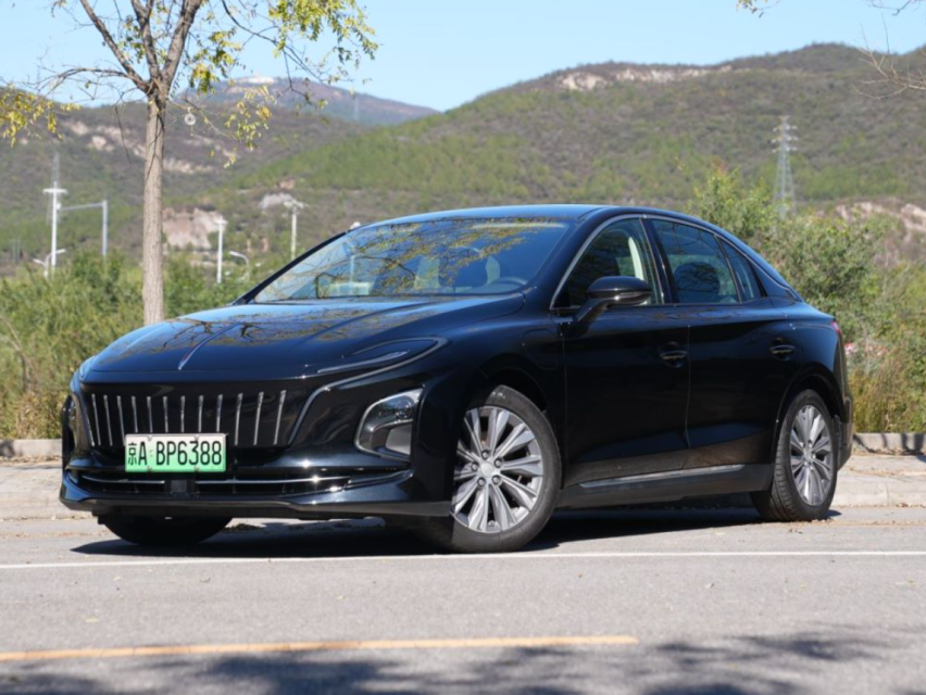不让“越级”成为概念，红旗E-QM5是有真材实料的