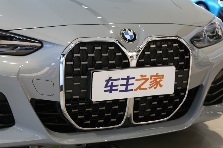 实拍！多俩门贵一万，四门版宝马4系划不划算?