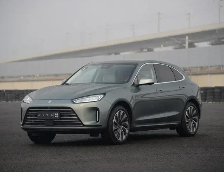 问界M7下月发布：定位豪华智慧大6座SUV，新增纯电动版本