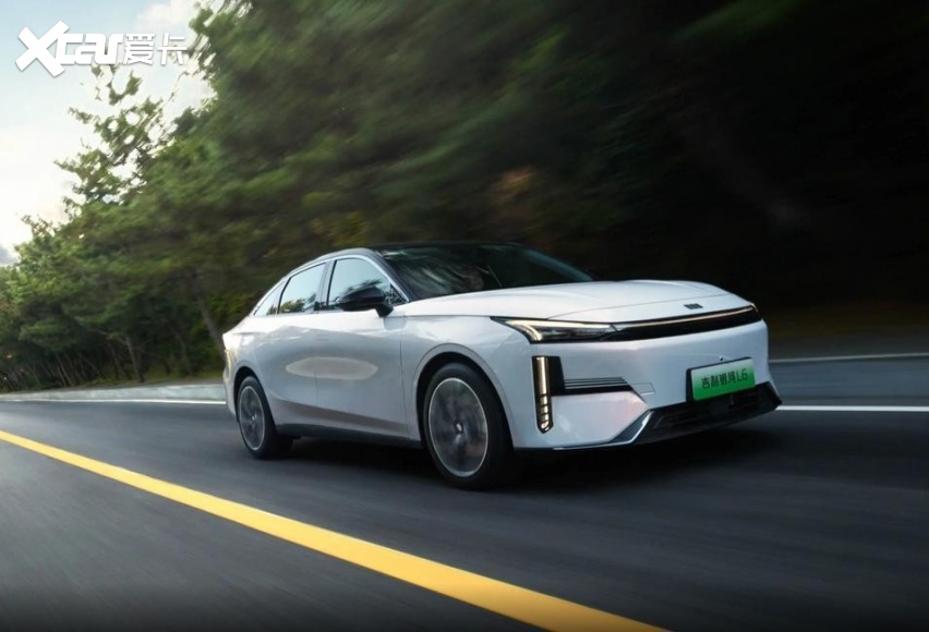 10多万的插混车，银河L6现金优惠8000元，合不合适动态试驾给你答案