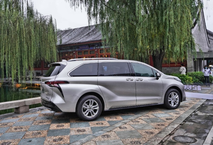 丰田赛那，也许正是国内家庭用户需要的那款中高端MPV