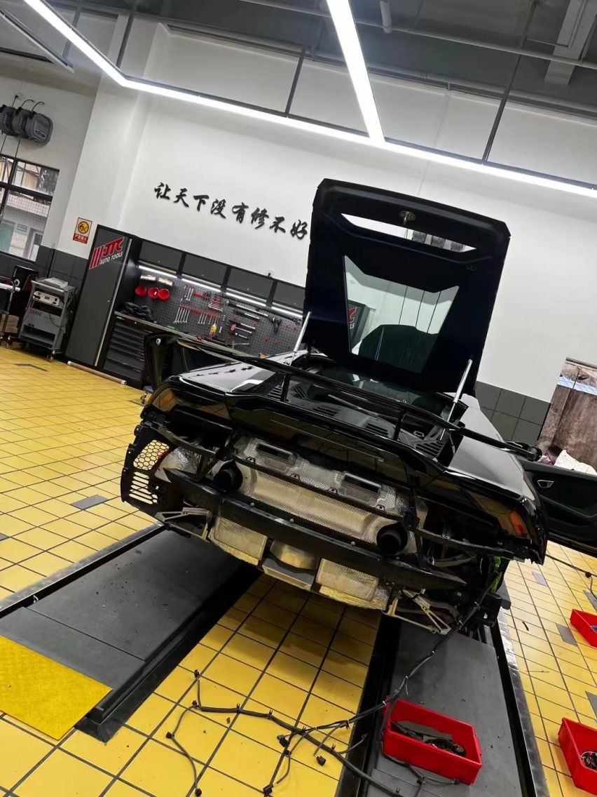 兰博基尼evo升级原厂倒车影像 carplay功能完美效果展示