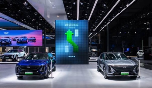 凯迪拉克携手SUV家族全明星参加上海车展，3号馆火爆！