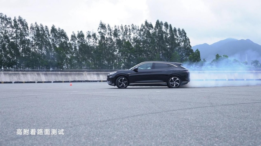 腾势N7全球首发智能漂移控制系统 引领电动时代驾控新风潮