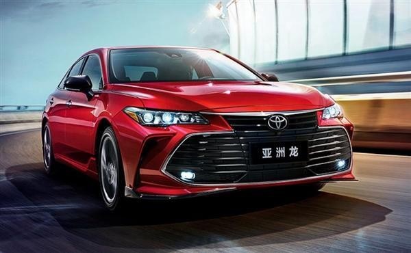 百公里油耗6.2L 丰田新款亚洲龙上市 售22.68万起