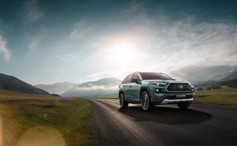 17.68万元起，全面满足出行需求，一汽丰田新RAV4荣放全能超进化