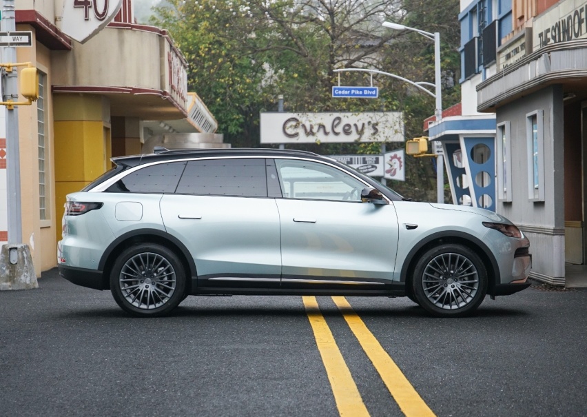 不到15万的中型增程式SUV！轴距接近3米配无框车门，续航1000Km