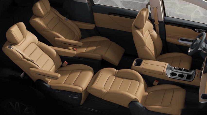 传祺E8：传祺首款新能源中型MPV，售价区间20.98万-22.98万