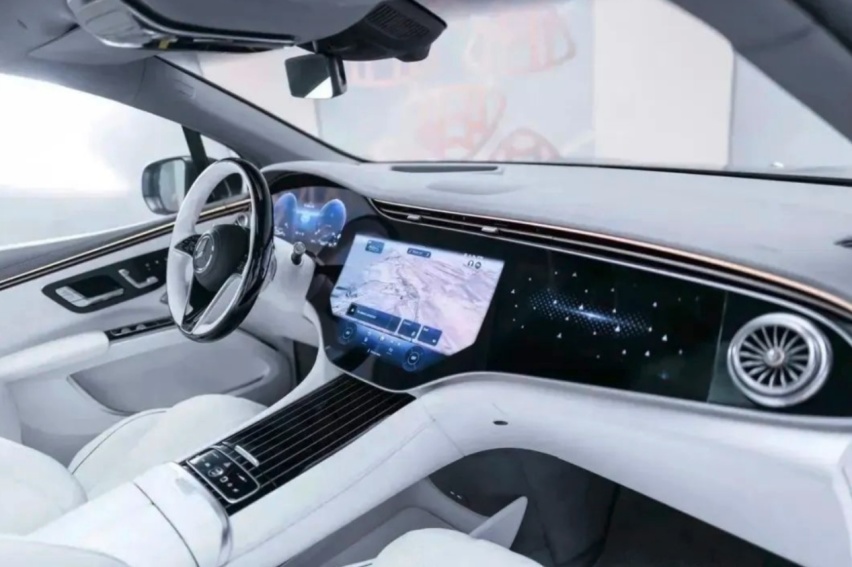 迈巴赫EQS SUV、电动大G等纯电新车齐亮相,加速触电的奔驰太可了!