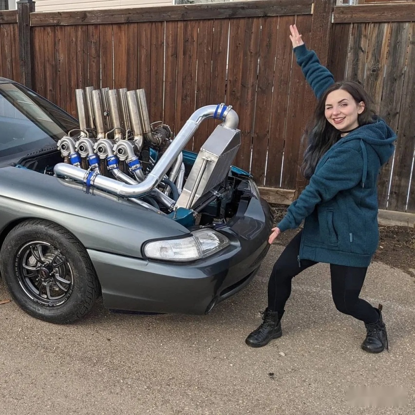 挂着8颗涡轮的福特Mustang你们见过吗？把视野都挡得严严