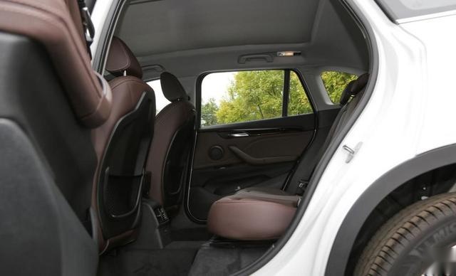 豪华“中型”SUV，现已降至20万边缘，还是台宝马，买吗？
