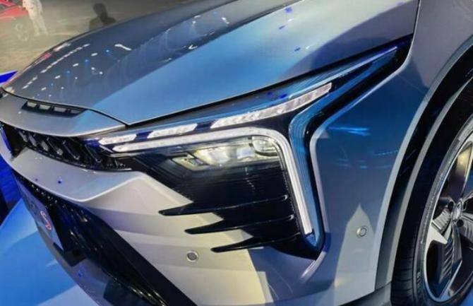 新知达人, 跑车+SUV+轿车 一汽奔腾SUV“B70S”亮相 明年上市