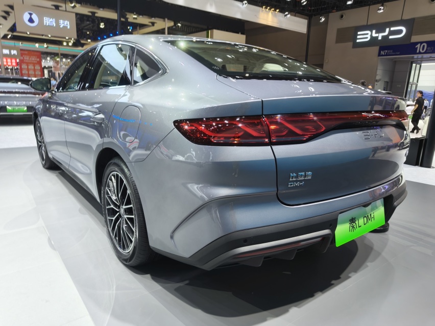 2024重庆车展秦LDM-i海豹06DM-i上市发布 9.98万起售