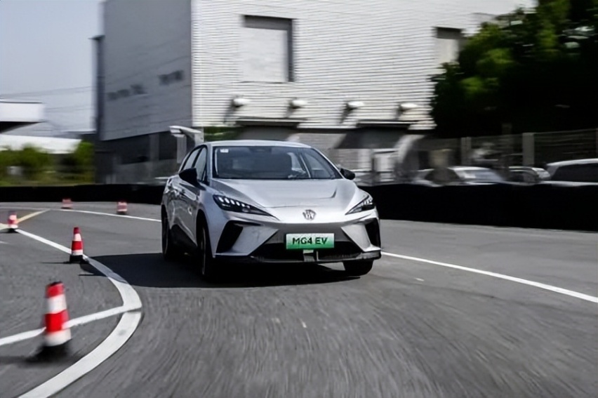 国产出口冠军车，2023年海外销量近14万辆，开这车我骄傲？