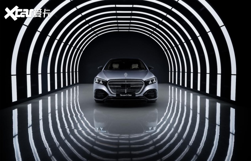 全新奔驰纯电GLCSUV、新一代奔驰S级轿车及多款品牌传奇车型亮相(图14)