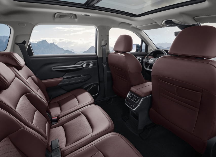 吉利新款豪越上市售价10.36-13.96万元 定位中型SUV，提供7座版本