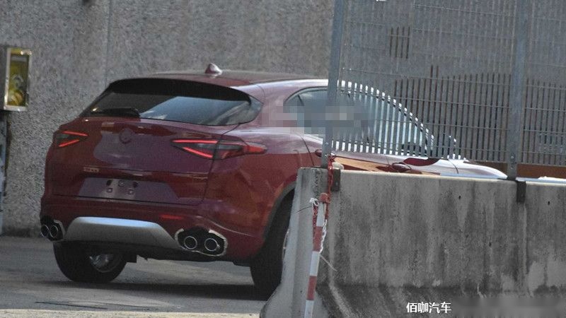 maserati-small-suv-first-spy-photo.jpg