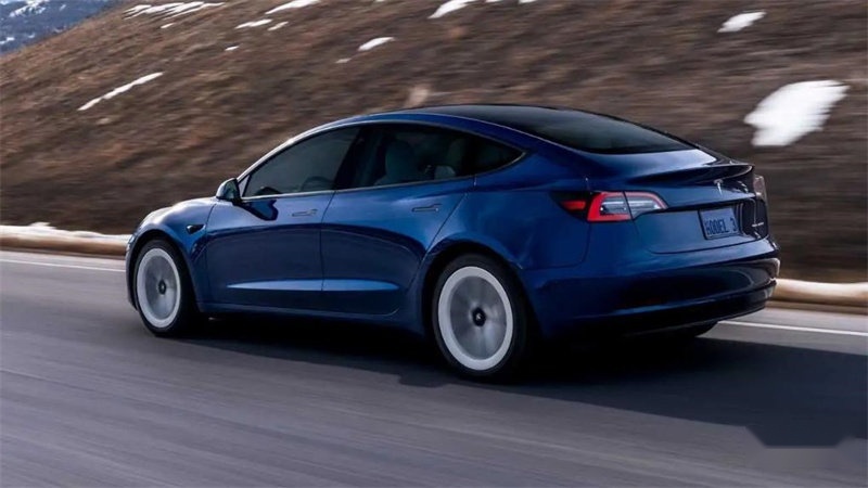 搭载比亚迪电池？中改Model 3再曝光 依然不带仪表盘！