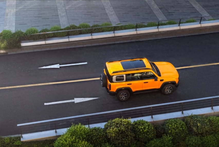 全新BJ40限时开启预订20-25万元，可享3000元直抵6000元