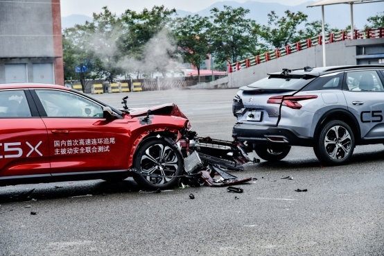 品质升级、价值进阶，23款凡尔赛C5 X +1元，生活更+凡尔赛