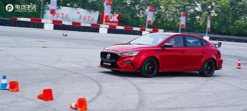 MG6 XPOWER赛道试驾！官方改装套件效果出众