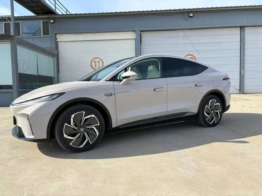 十亿系统都有什么？试完2024款飞凡R7就知道了