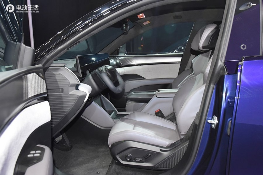2022年广州车展：集度ROBO-01标准版实车