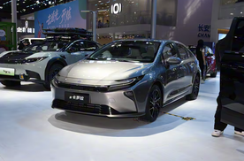 新卡罗拉厂家直销9.9万起，还是双擎，秦PLUS有压力？