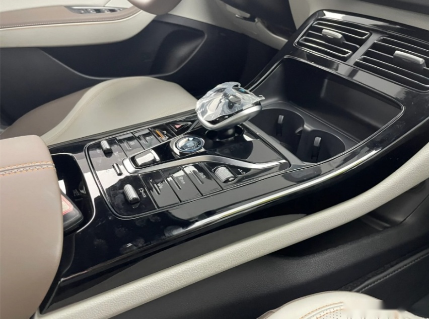 限时优惠10000元，插混系统+油耗3.8L/100km，这车真香？