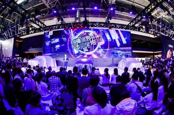 撸猫遛狗开坦克 长城汽车2020北京车展玩得嗨
