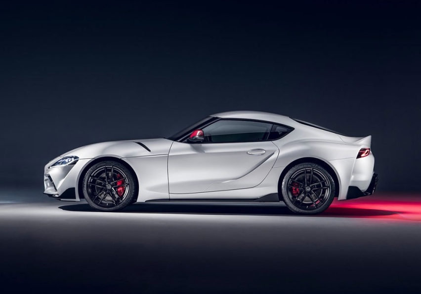 百公里加速仅需5.2秒 丰田Supra 2.0L Turbo