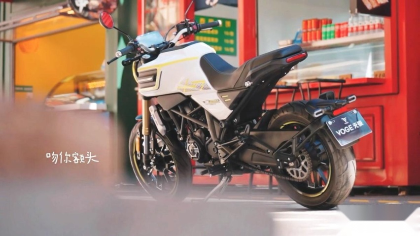 新车｜轻松玩转都市，17980元潮流机车无极Q250，TCS保护你的安