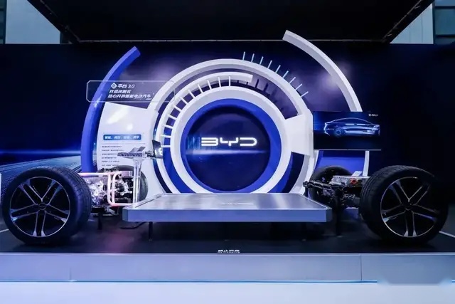 比亚迪汉力压奥迪A6L、奔驰E级，豪夺中大型轿车上险量亚军